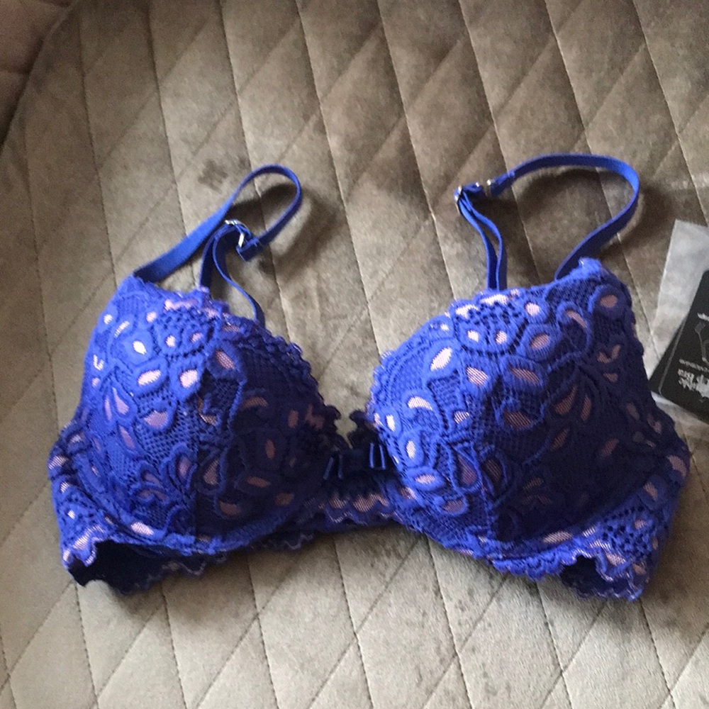 New Gorgeous convertible push-up bra size 32A